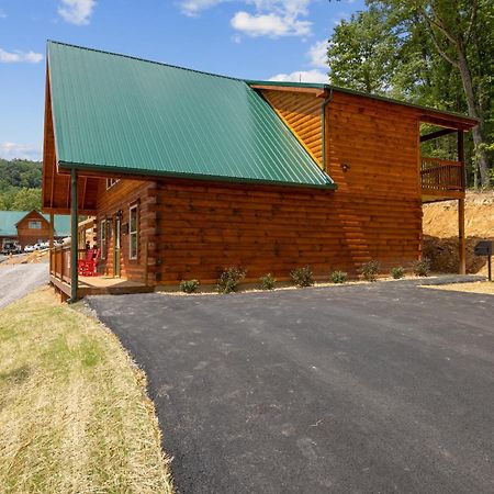 The 3 Bears Is A Newly Built 3 Bedroom Cabin Only 3 Minutes From The Parkway! Pigeon Forge Buitenkant foto