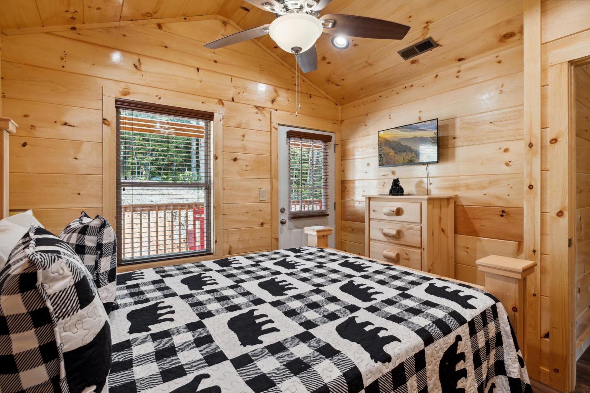 The 3 Bears Is A Newly Built 3 Bedroom Cabin Only 3 Minutes From The Parkway! Pigeon Forge Buitenkant foto